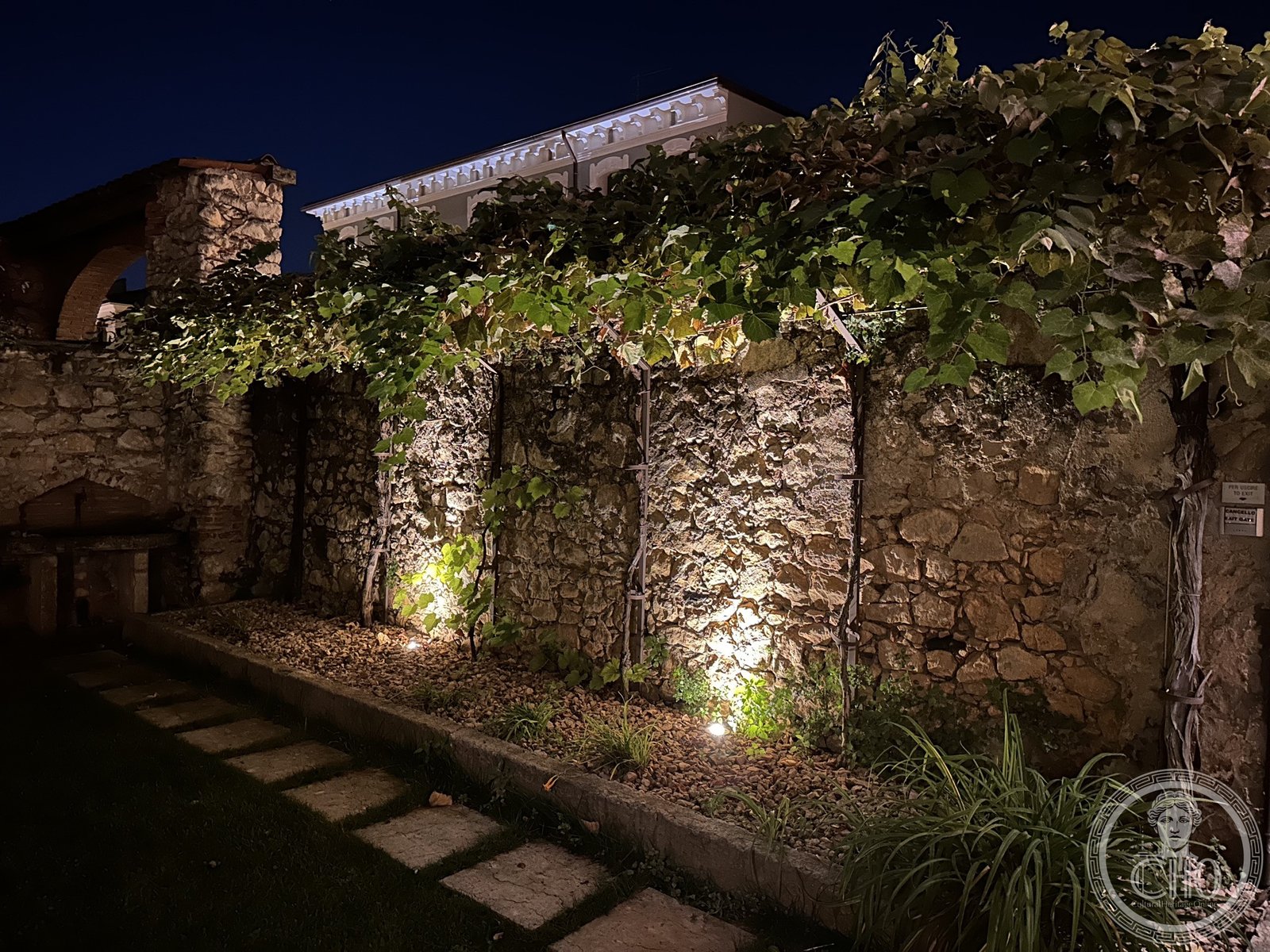 Soave — mura medievali di notte